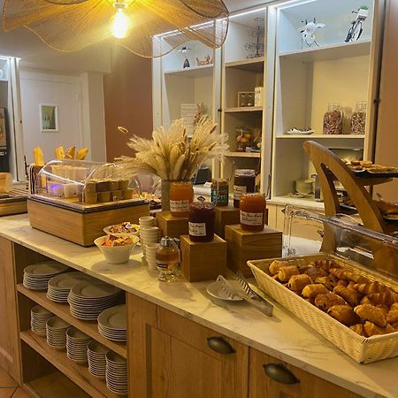 Logis Hotels - Hotel Restaurant Domaine Les Falaises มาร์แตล ภายนอก รูปภาพ