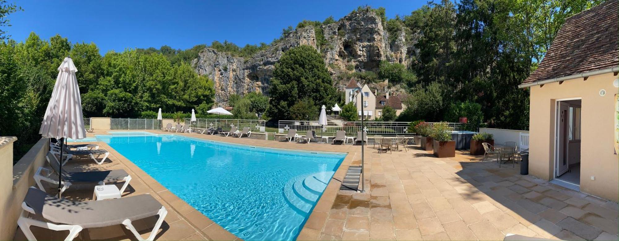 Logis Hotels - Hotel Restaurant Domaine Les Falaises มาร์แตล ภายนอก รูปภาพ