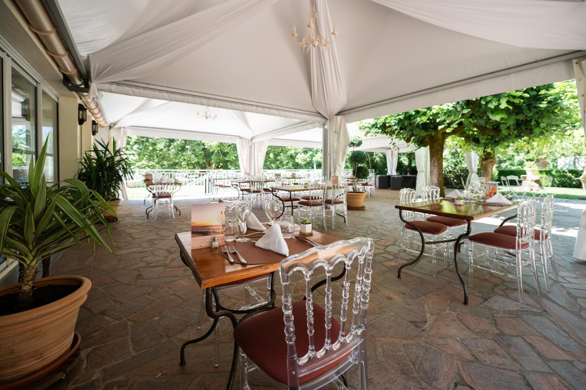 Logis Hotels - Hotel Restaurant Domaine Les Falaises มาร์แตล ภายนอก รูปภาพ