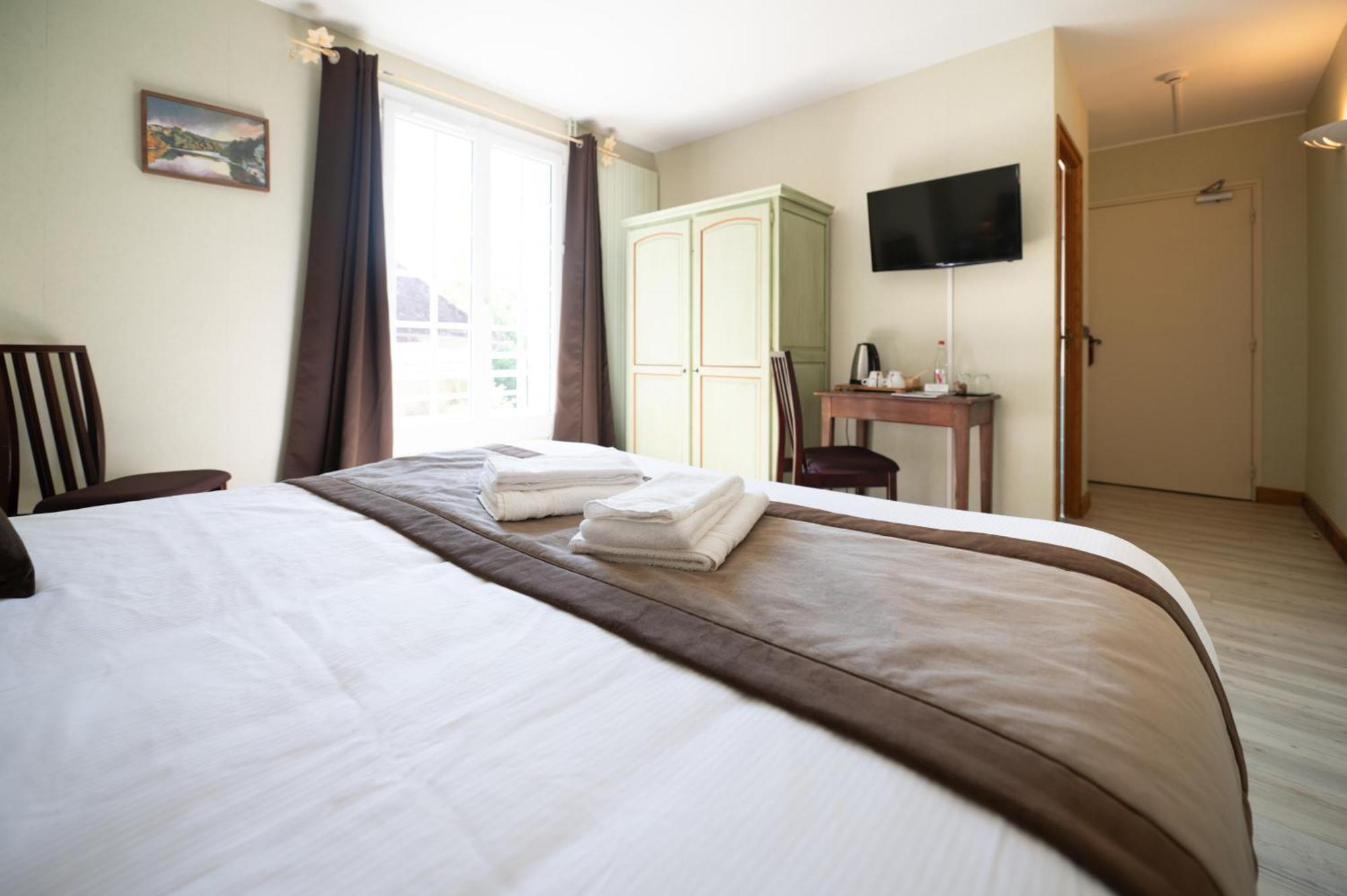 Logis Hotels - Hotel Restaurant Domaine Les Falaises มาร์แตล ห้อง รูปภาพ