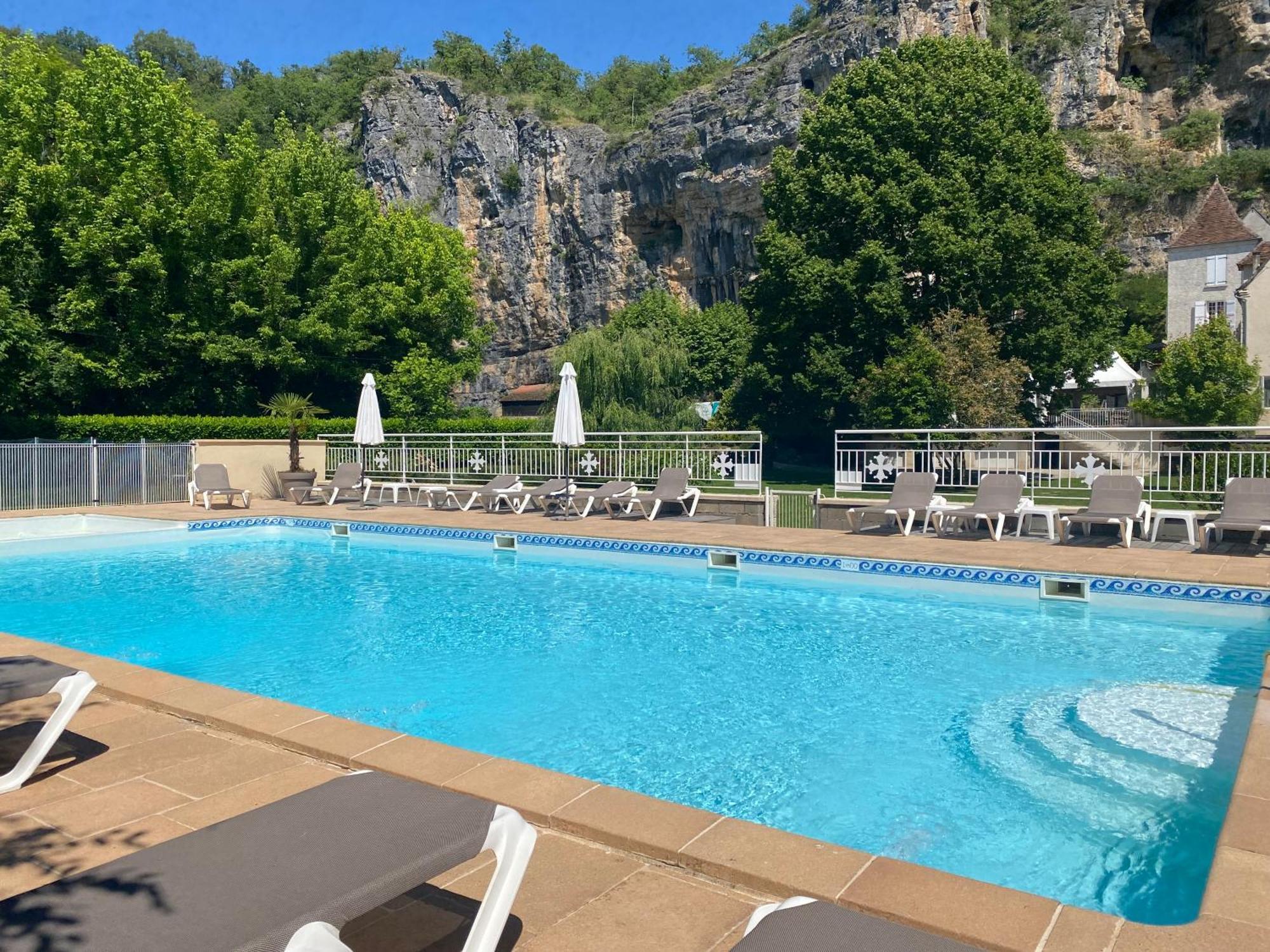 Logis Hotels - Hotel Restaurant Domaine Les Falaises มาร์แตล ภายนอก รูปภาพ
