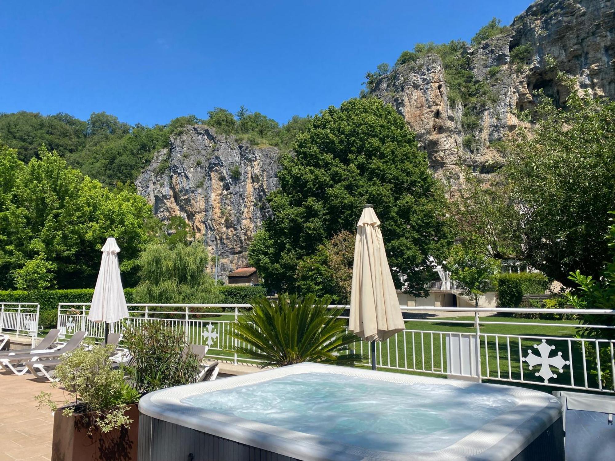 Logis Hotels - Hotel Restaurant Domaine Les Falaises มาร์แตล ภายนอก รูปภาพ