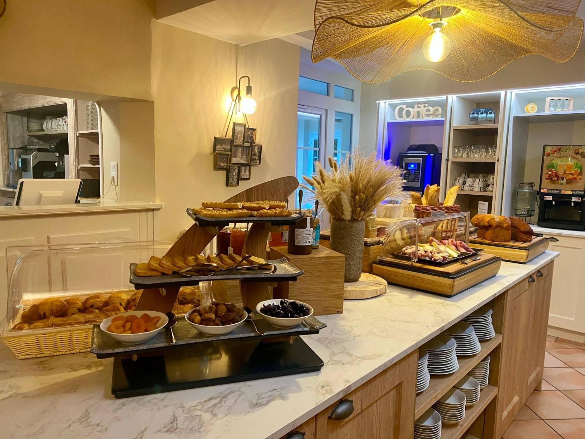 Logis Hotels - Hotel Restaurant Domaine Les Falaises มาร์แตล ภายนอก รูปภาพ